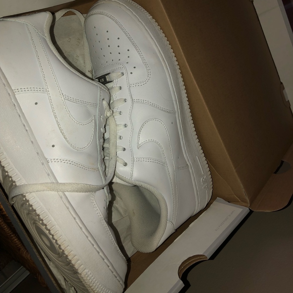 Men’s Nike Air Force 1s 07